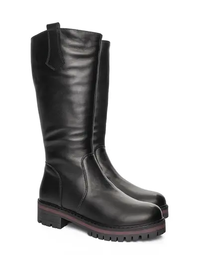 Сапоги черные с эластичной вставкой